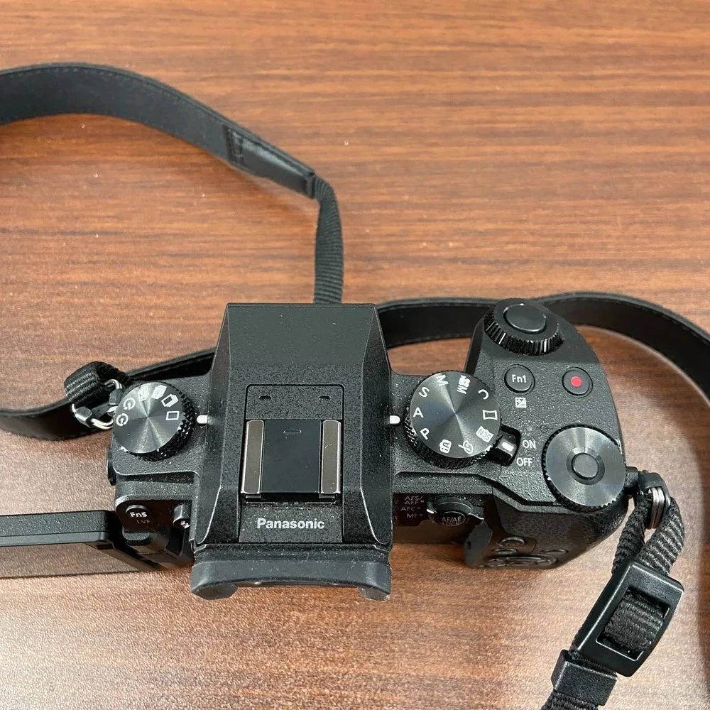 Panasonic Lumix G7 DMC-G7 16MP Mirrorless Camera Body w/ Charger & 128GB SD